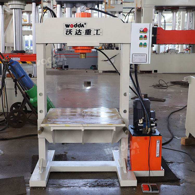 30噸龍門液壓機(jī).jpg
